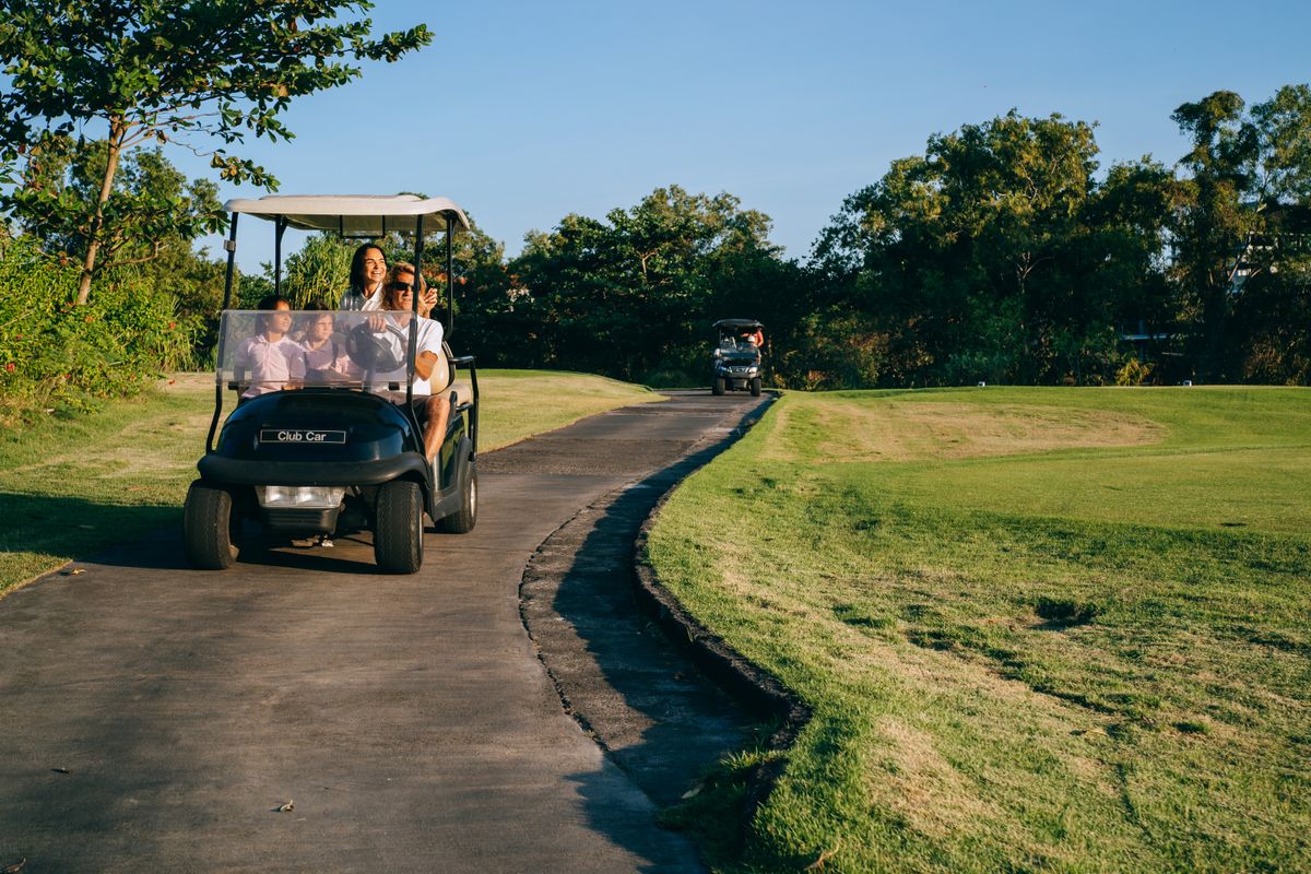 How to Transport a Golf Cart in Florida: Trailer, Truck or Delivery